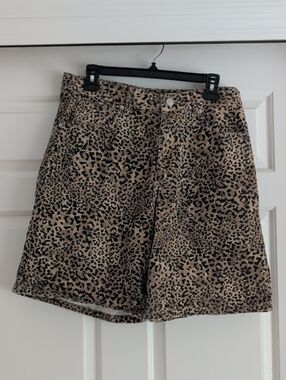 ASOS Design Leopard Print High-Rise Baggy Women’s Shorts - Beige/Black